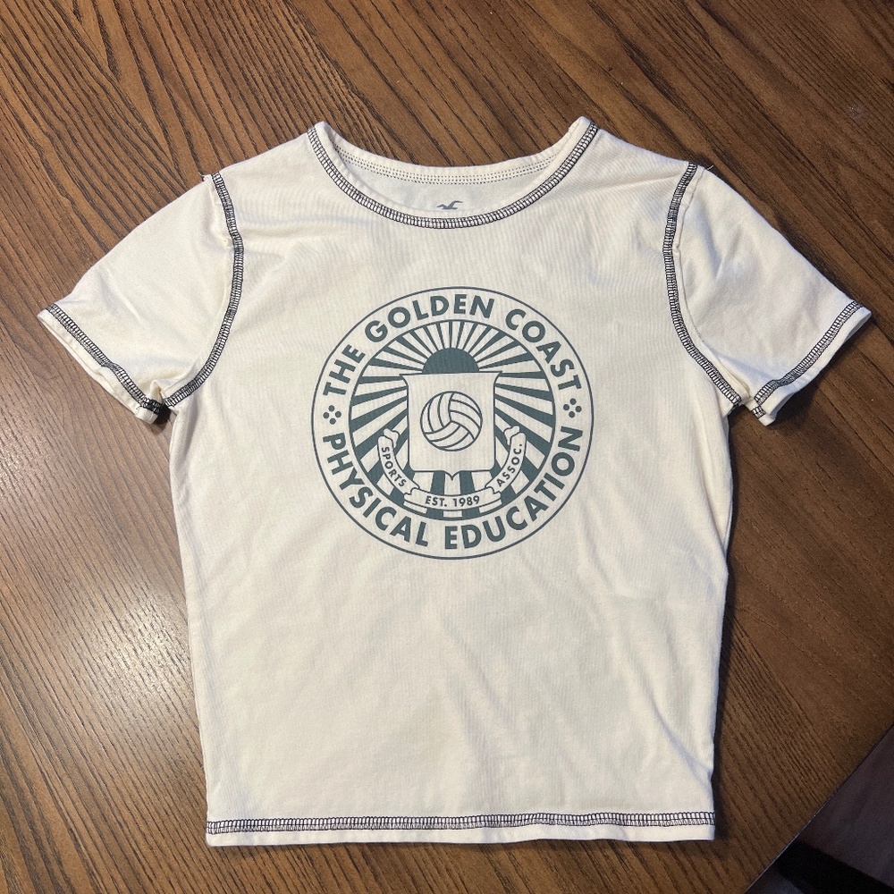 Hollister tee